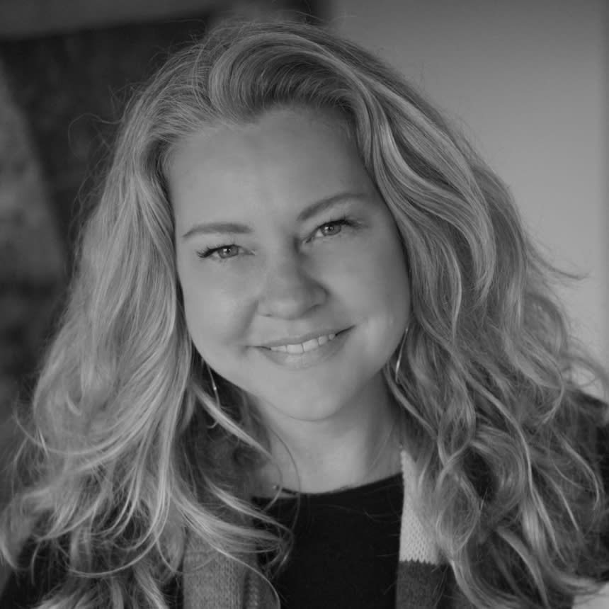 Crystal Heatherly Los Angeles Real Estate Agent Headshot