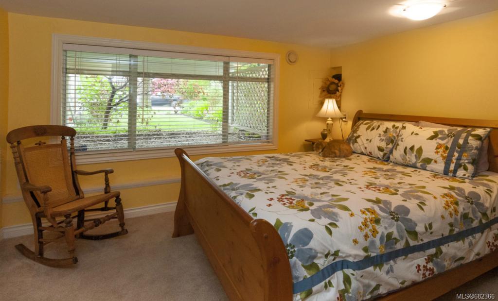 1640 Hollywood Cres