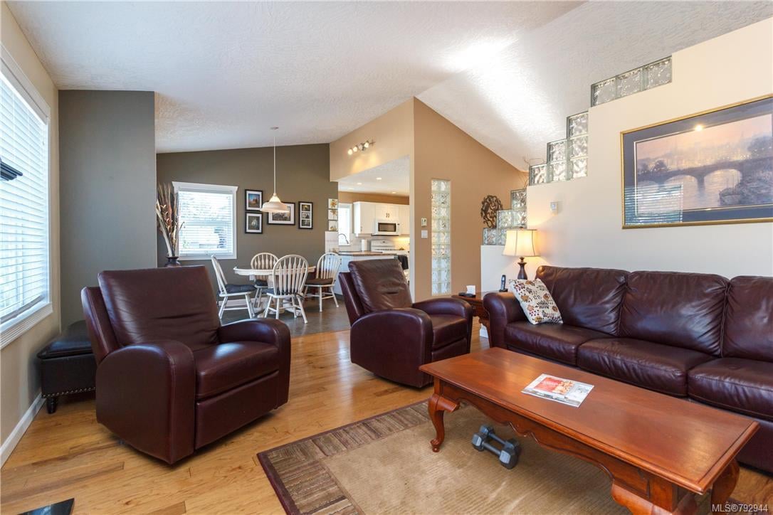 2406 Fleetwood Crt, Langford