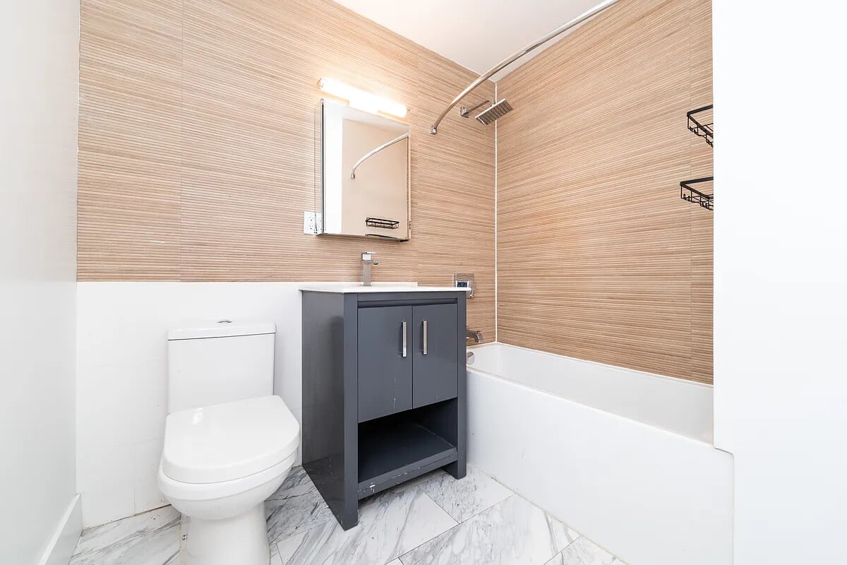 810 Macon Street, Apt 1B