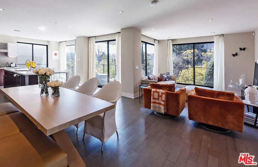 432 N OAKHURST DR Apt 306