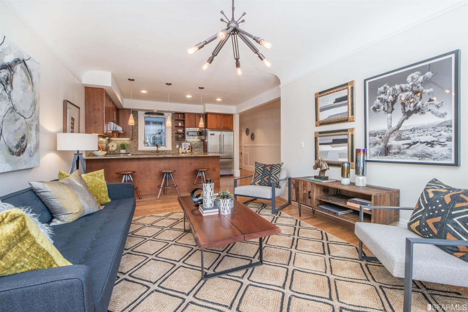 221 Noe St #2