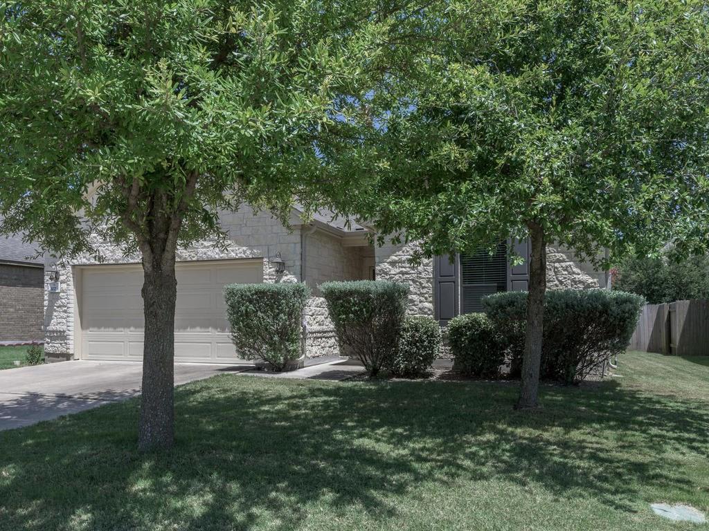 1029 Hyde Park Dr