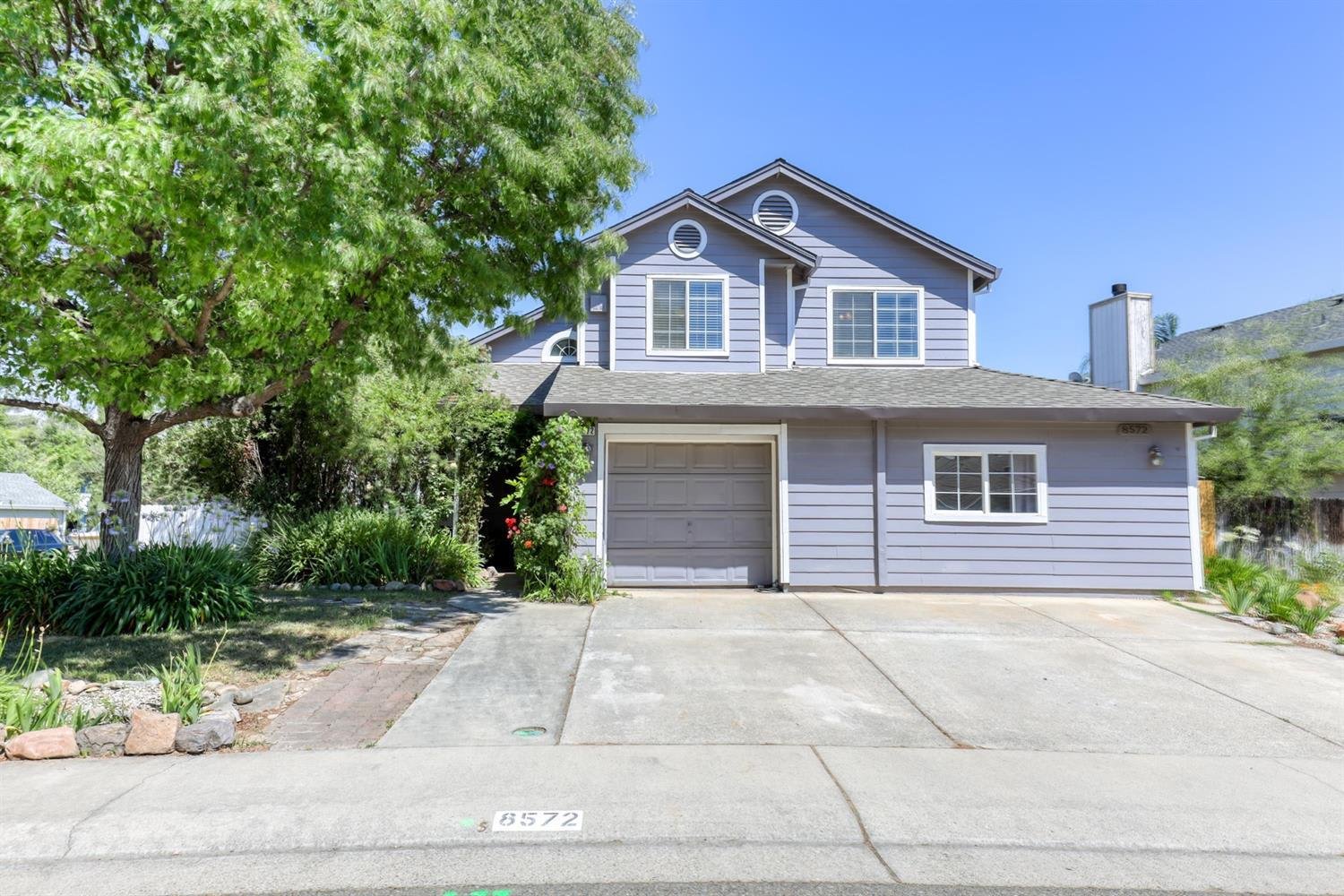 8572 Twin Trails Dr