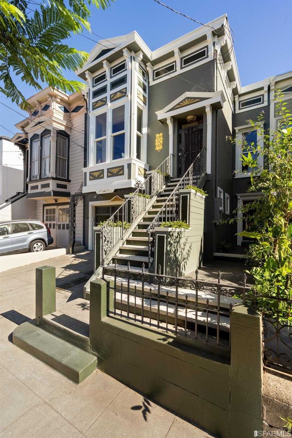 713 York Street