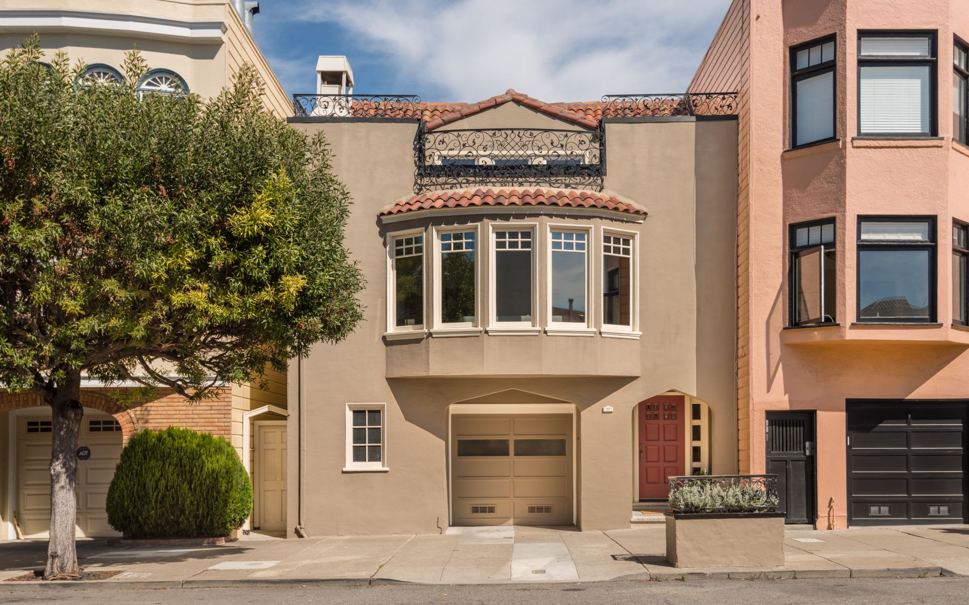26 Cervantes Blvd