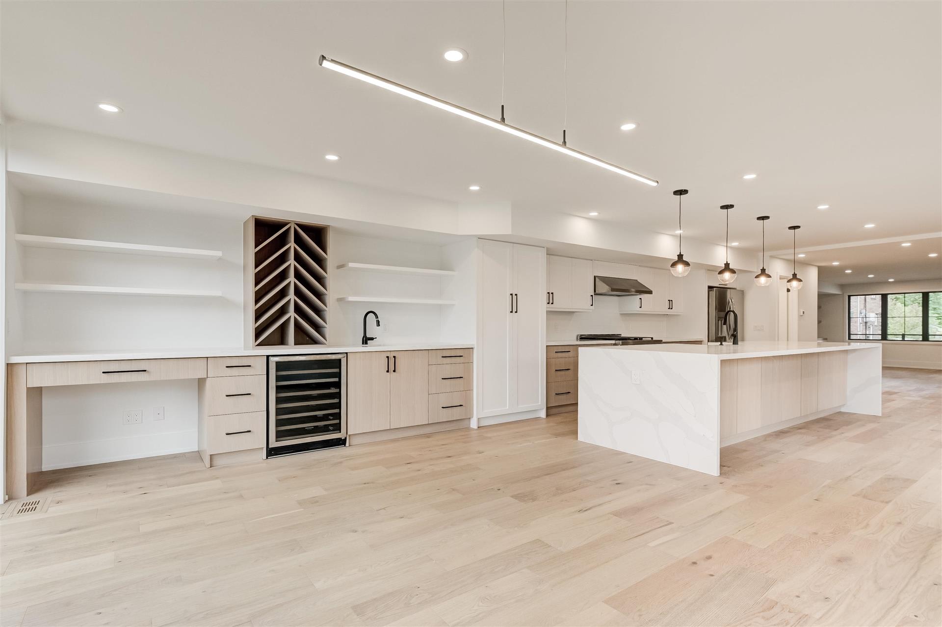 2 Willingdon Ave