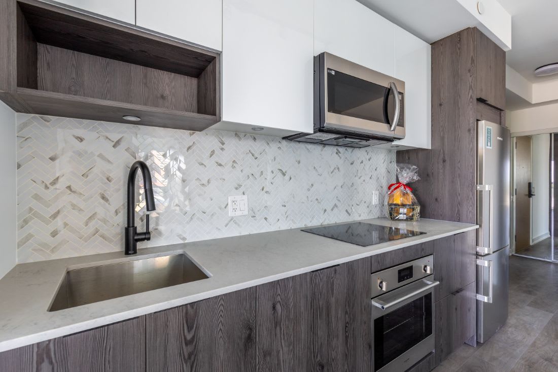 801 – 5 Defries St