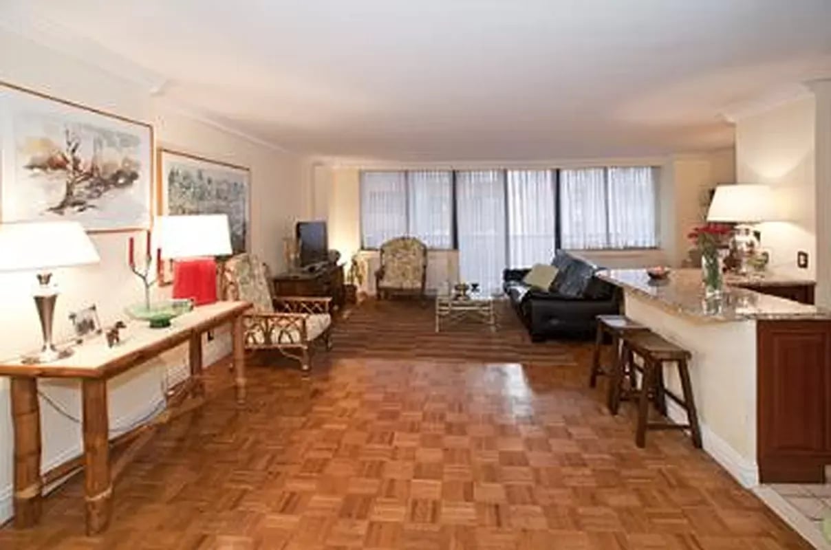 510 East 80th Street Unit: 7B