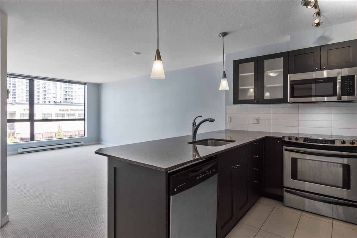 502-7225 Acorn Ave