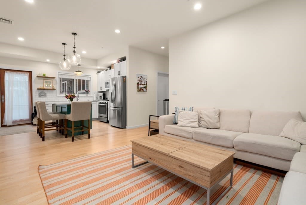 182 Elm St, Unit 1