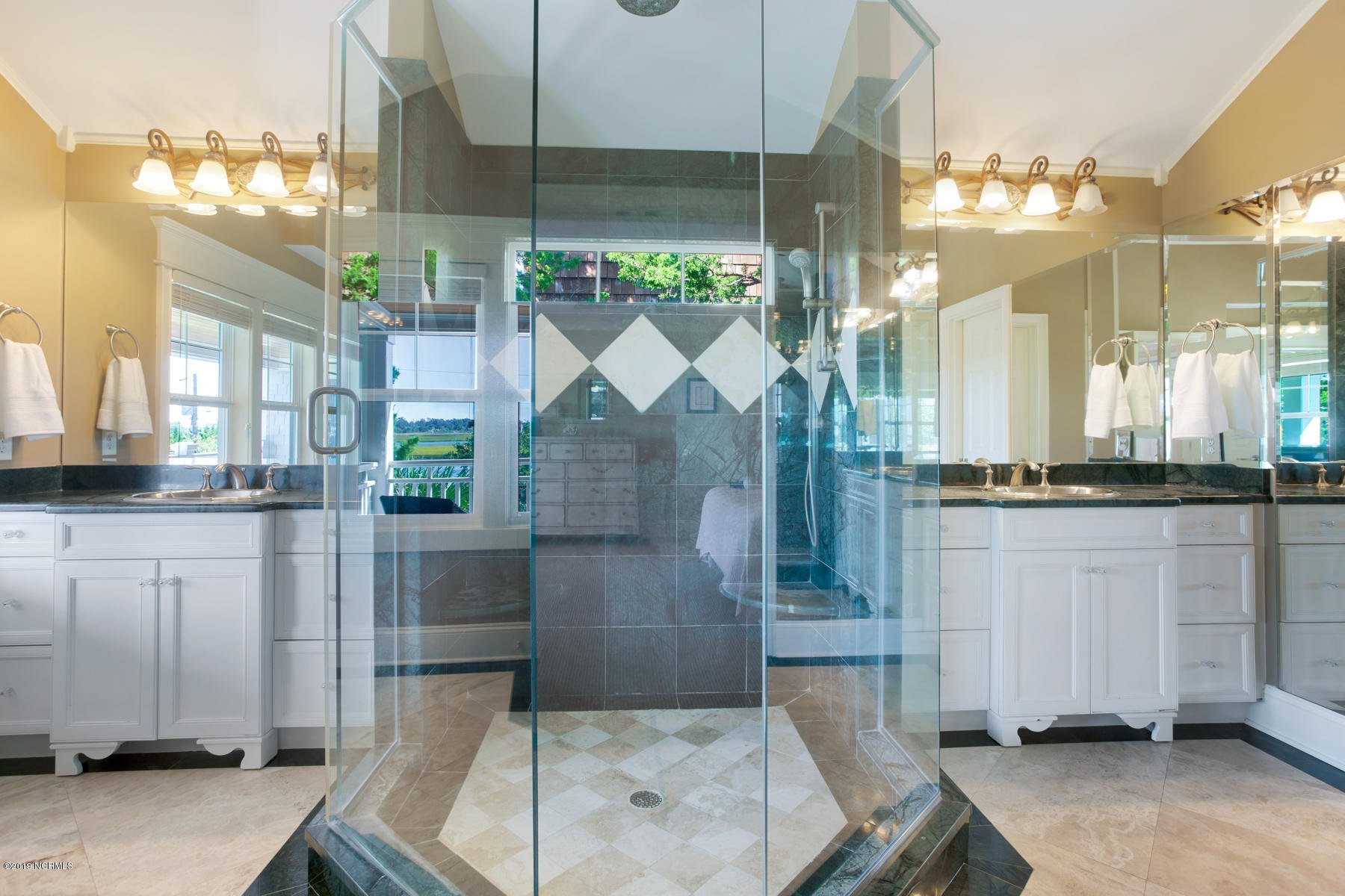 103 Island Dr