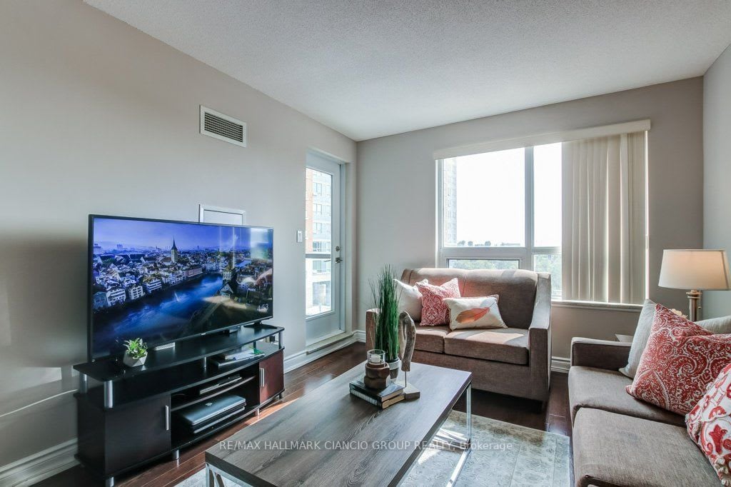 60 South Town Centre Blvd #323
