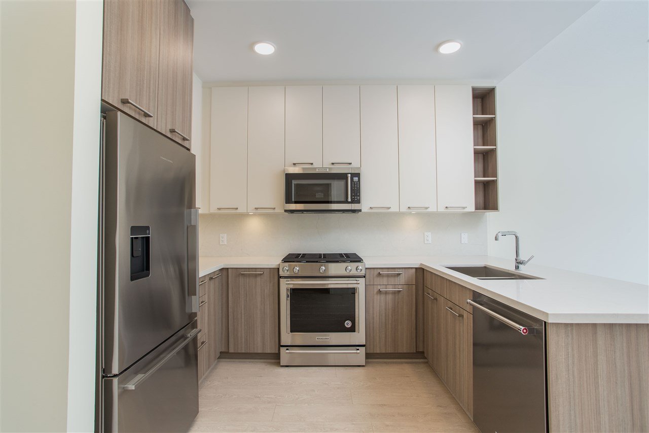 109-14022 North Bluff Road, White Rock