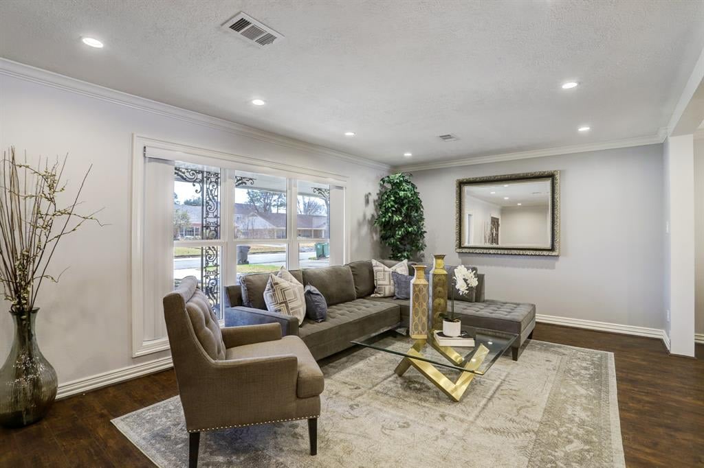 2106 De Milo Dr