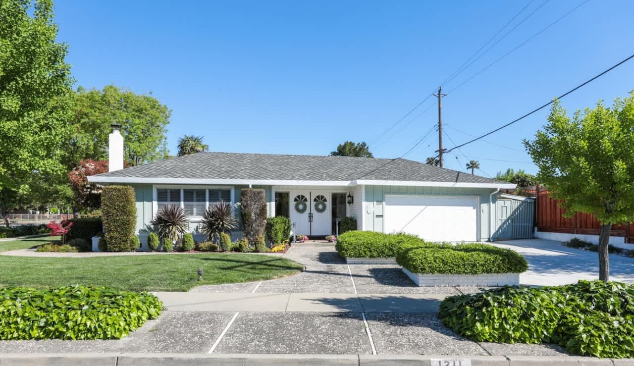 1211 Avalon Dr