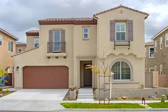 6763 Elegante Way
