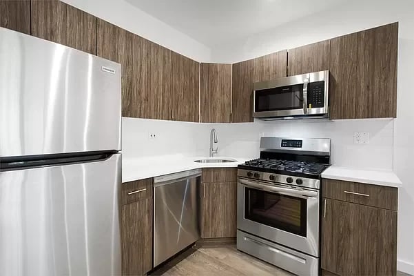 773 Hart Street Unit: 2R