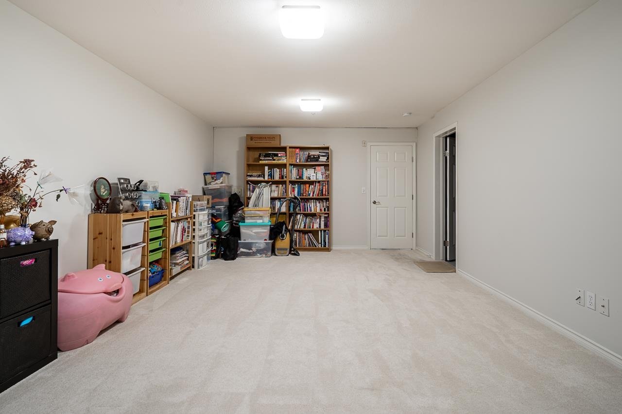 C-1133 E 29th St