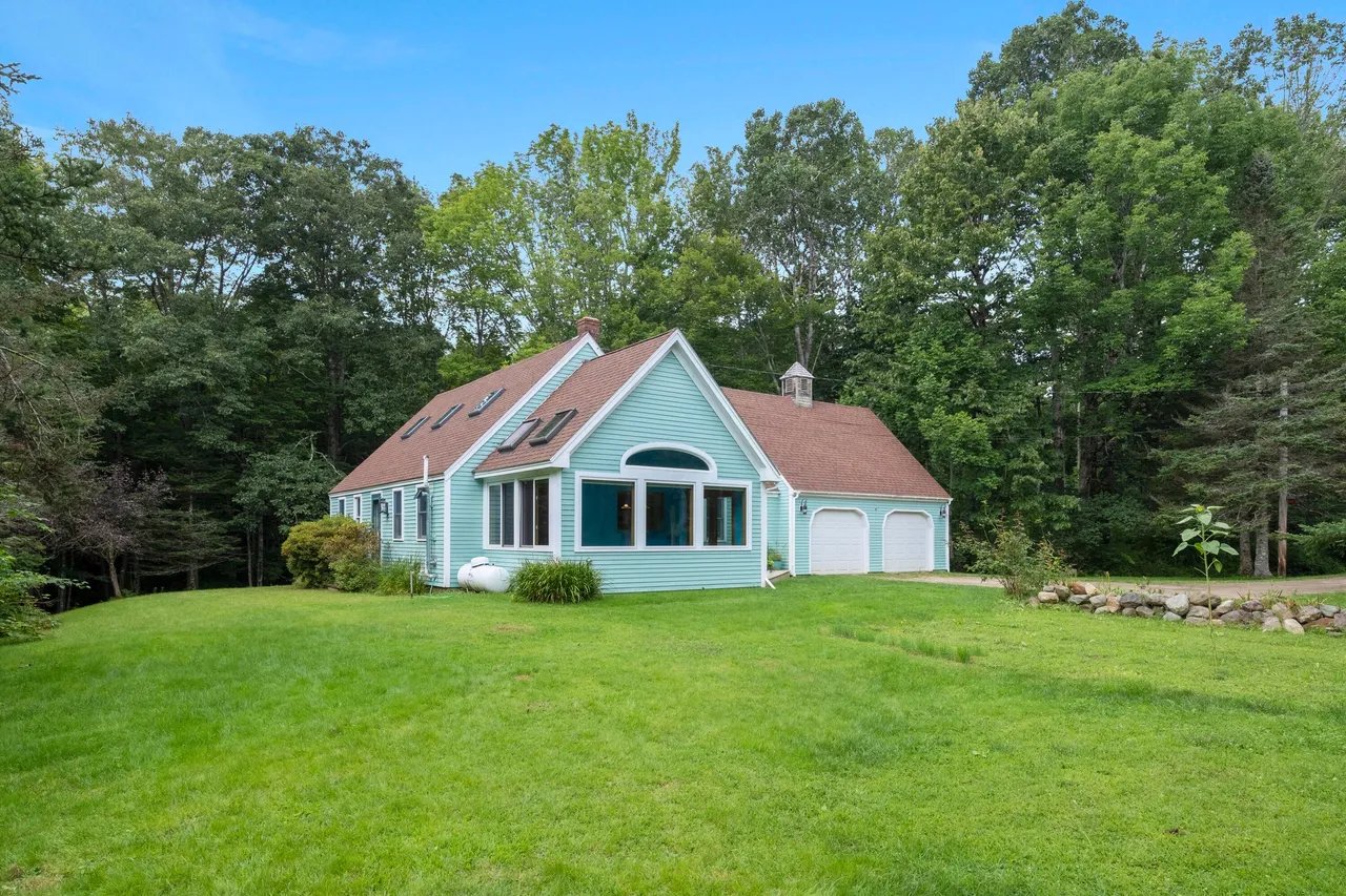 New Listing! 84 Moody Mountain Road, Lincolnville, Maine – $449,000