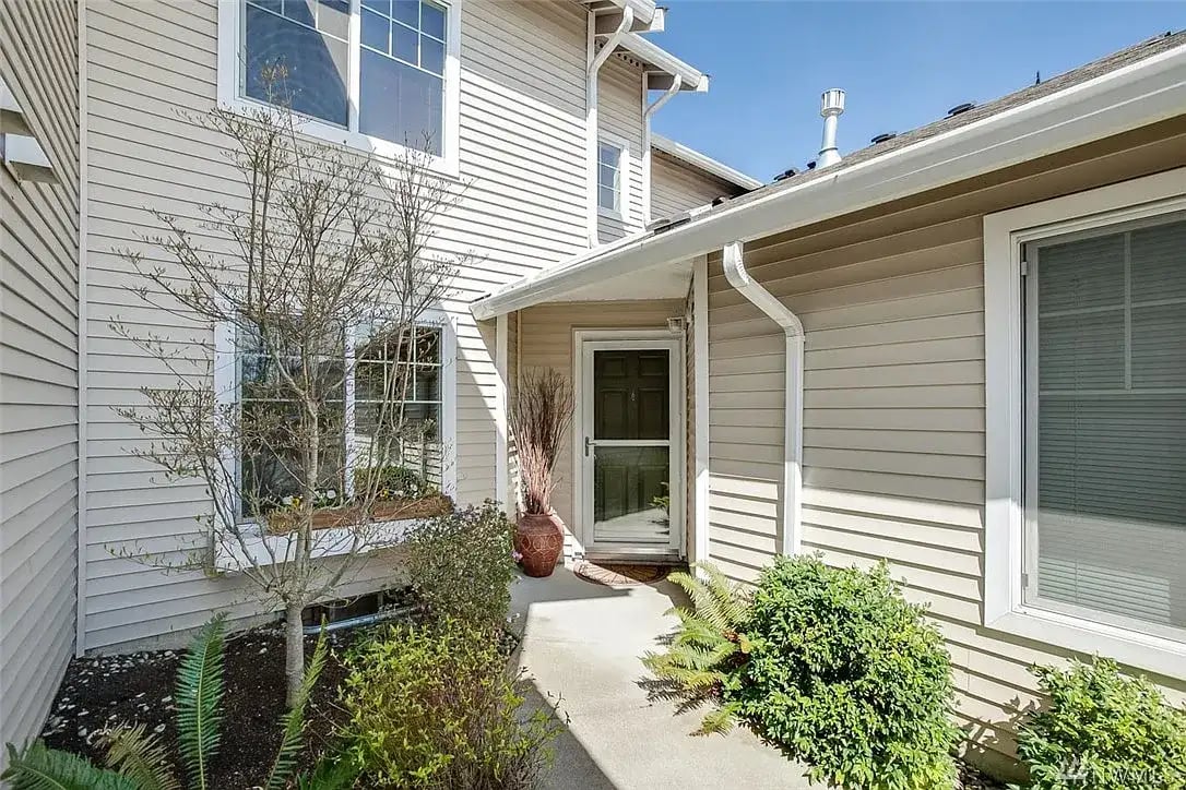5909 Panorama Dr SE #18-102