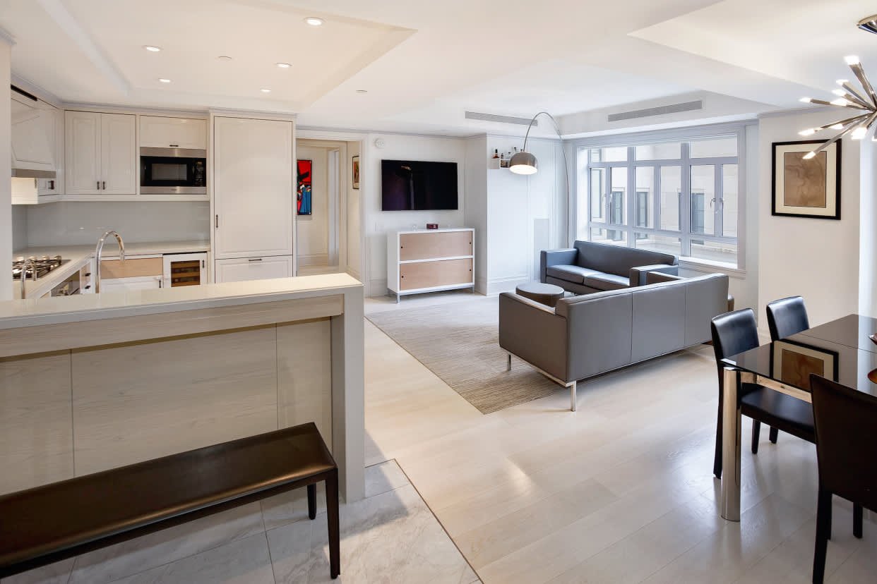 21 East 61st Street Unit: 6A