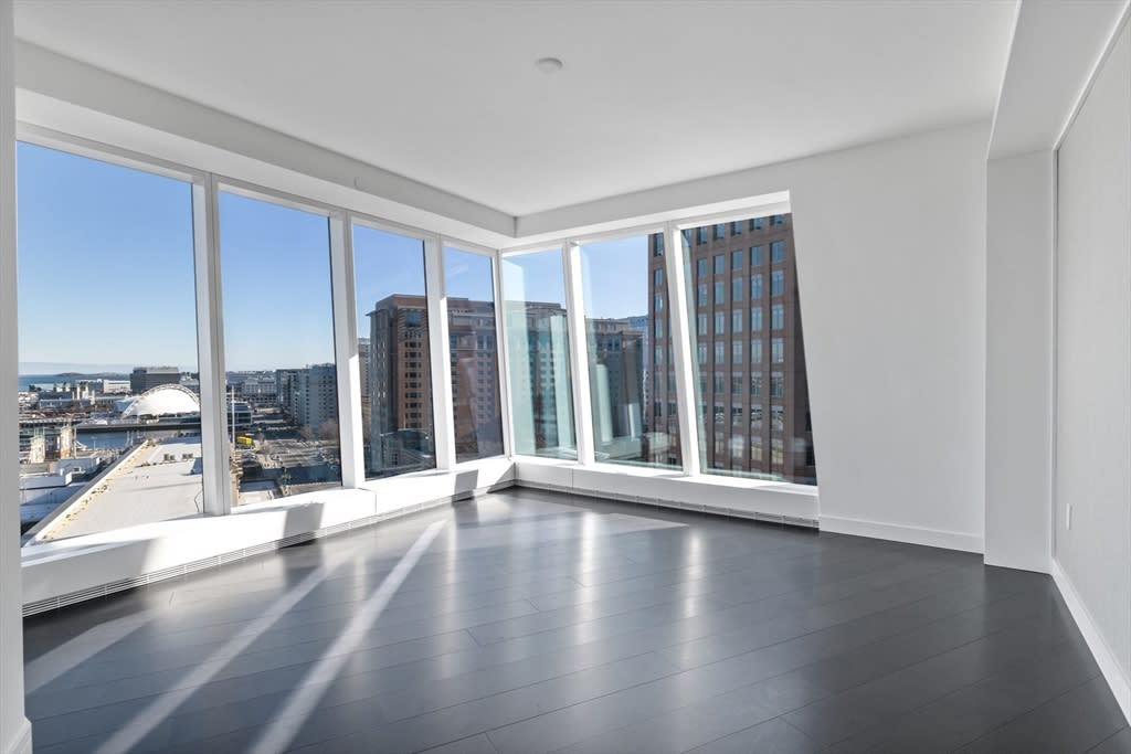 150 Seaport Blvd #15F