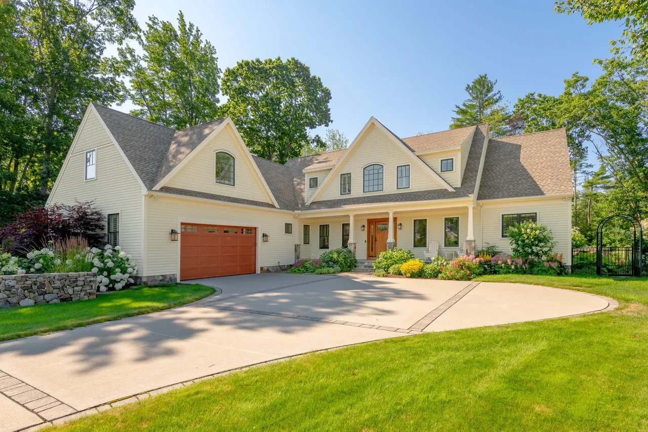 New Listing! 17 Reid Lane, Kennebunkport, Maine – $2,125,000