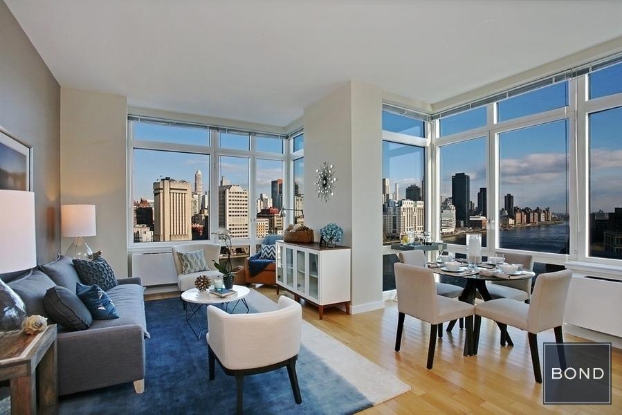 415 Main St Unit: PH
