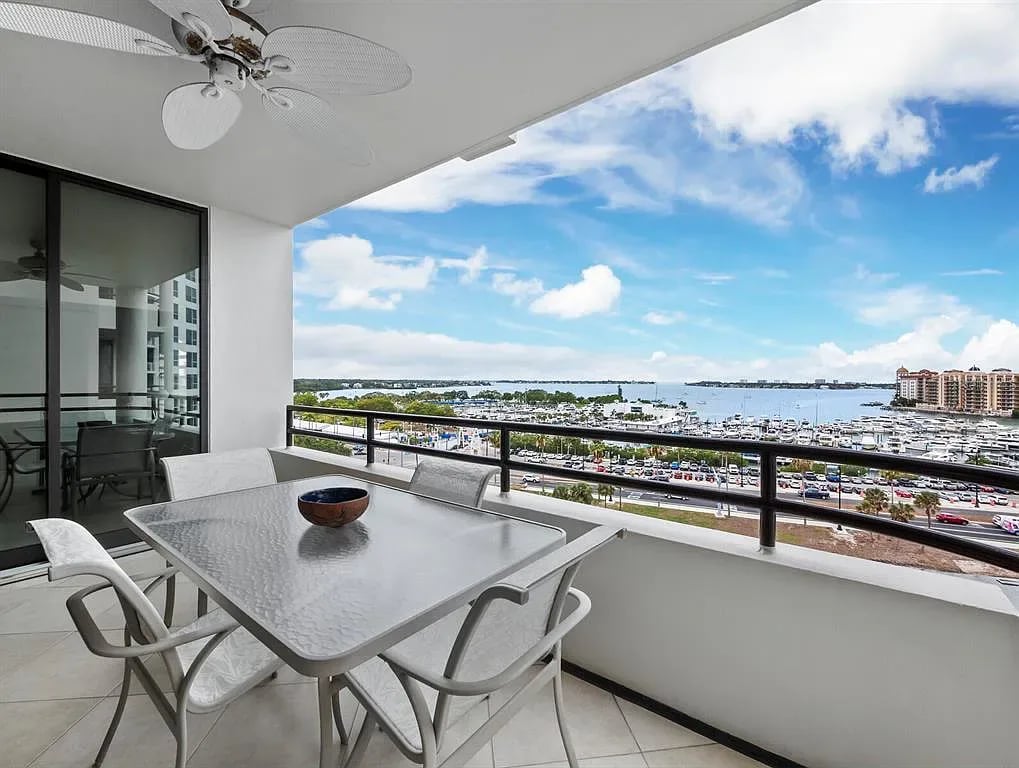 1255 N Gulfstream Ave APT 905