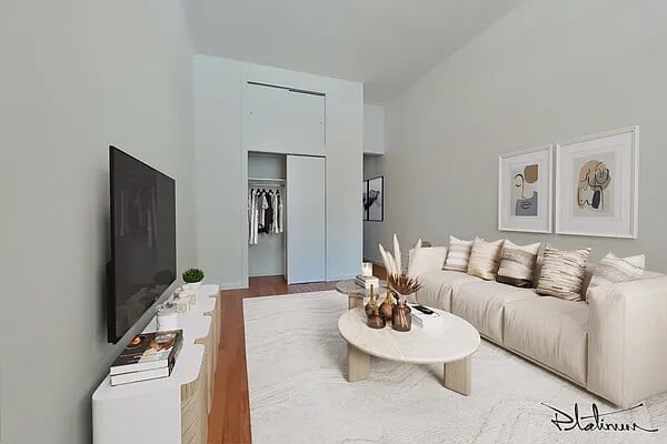 210 East 38th Street, Apt 1H