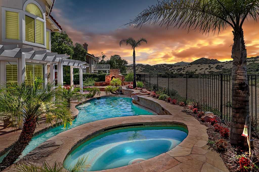 3085 Grandoaks Drive