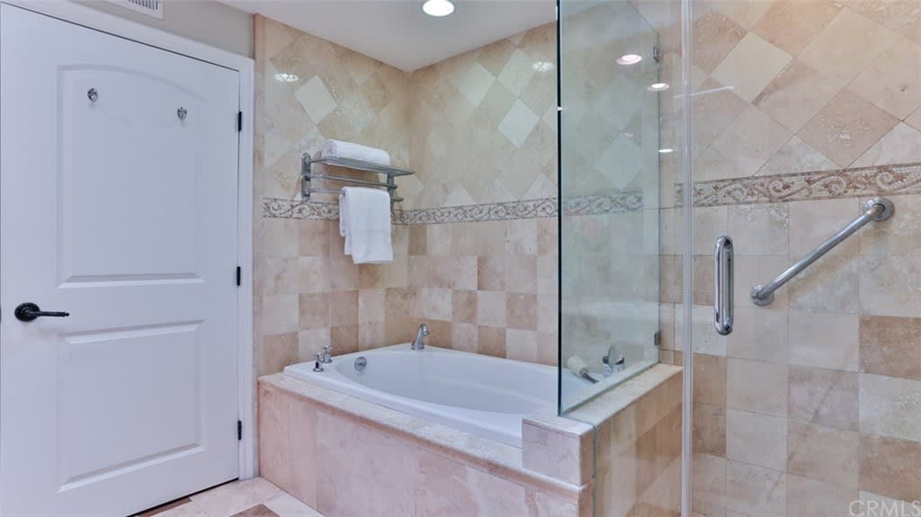 12026 Hoffman St #401