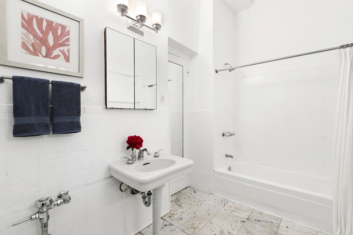 131 Avenue B, #1C