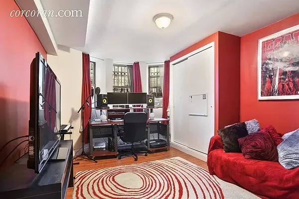 477 Irving Avenue Unit: 1