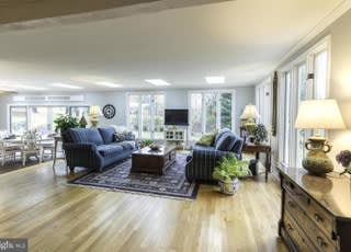 305 SAINT IVES