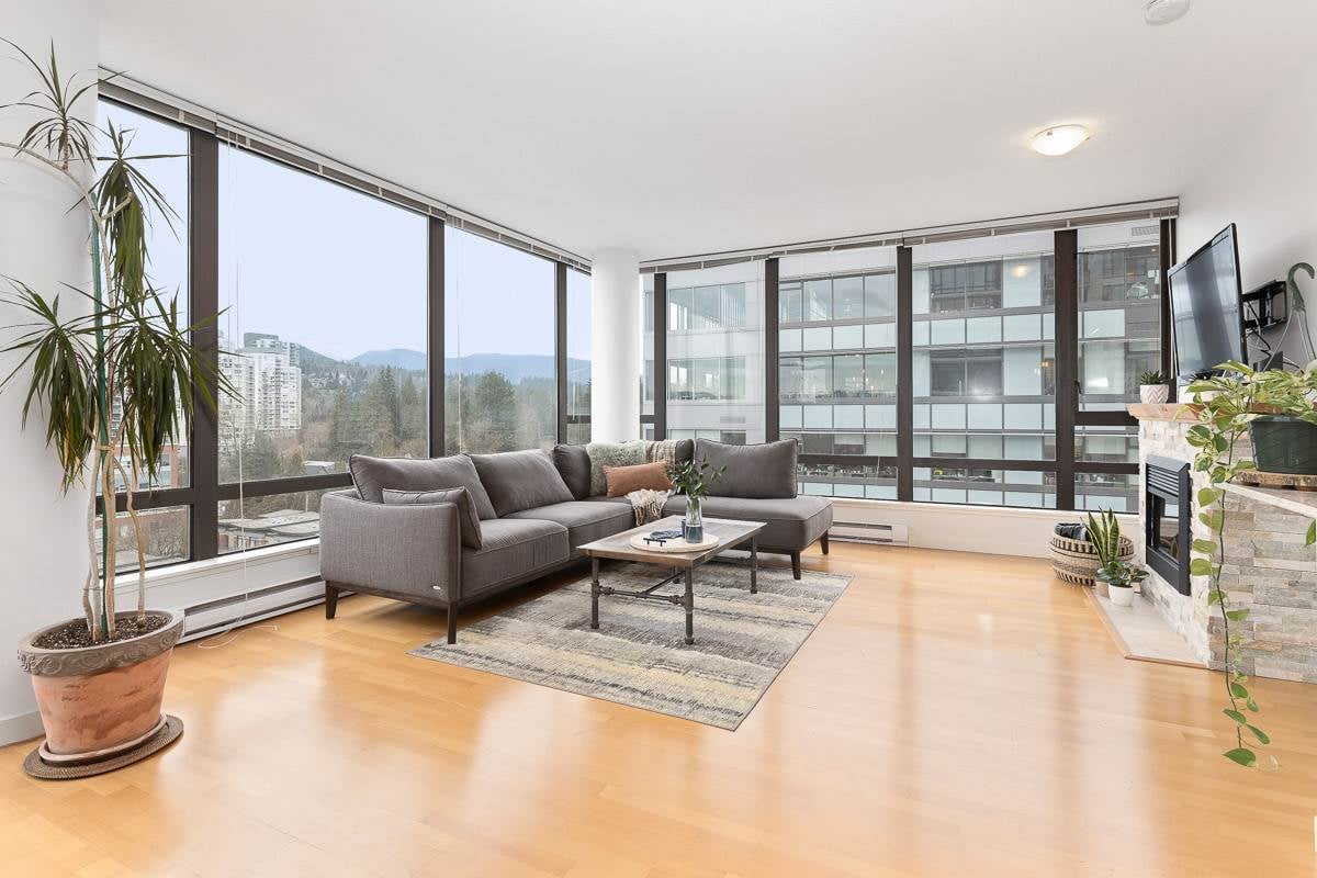 908-400 Capilano Rd