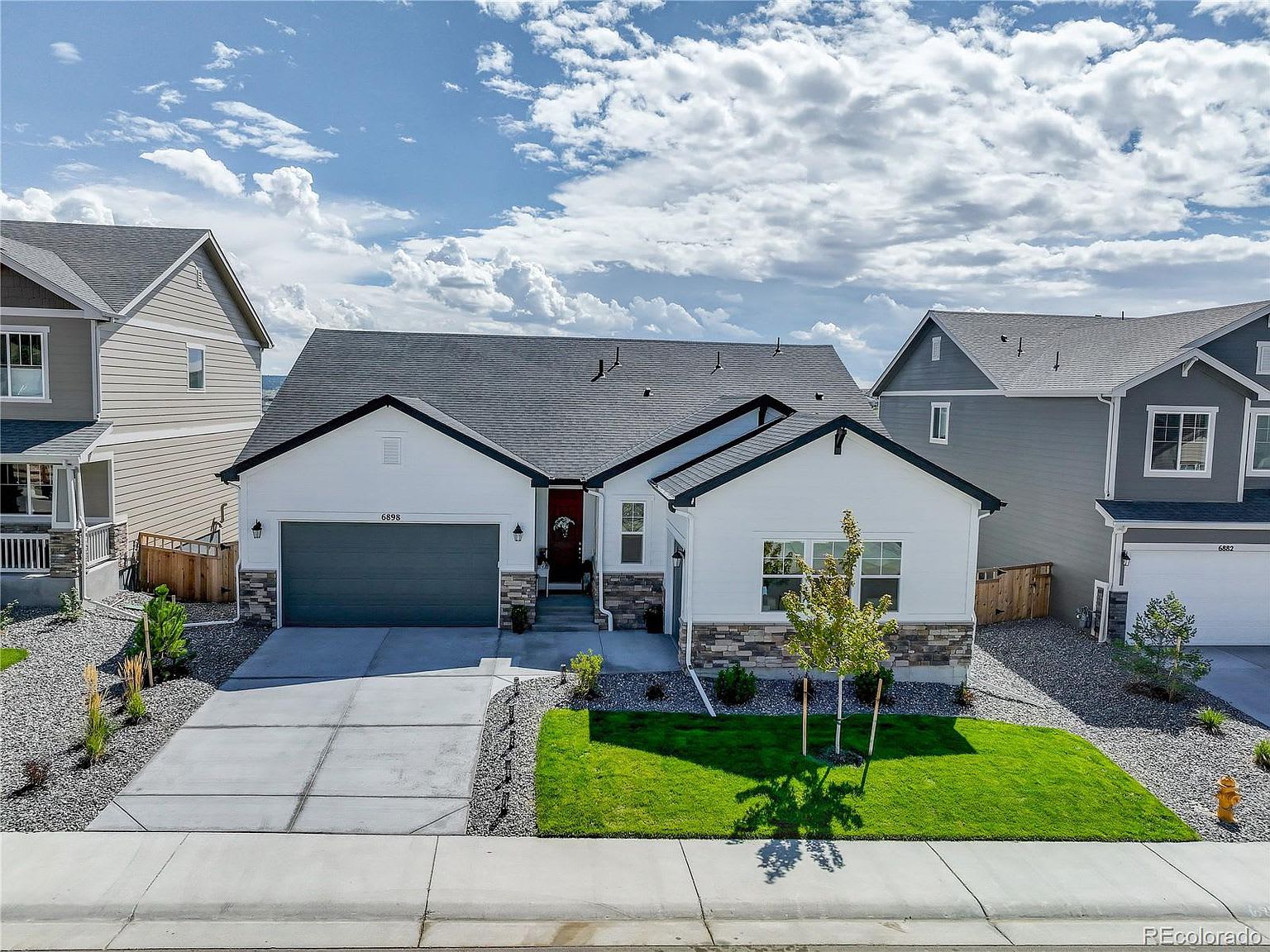 6898 Petunia Pl