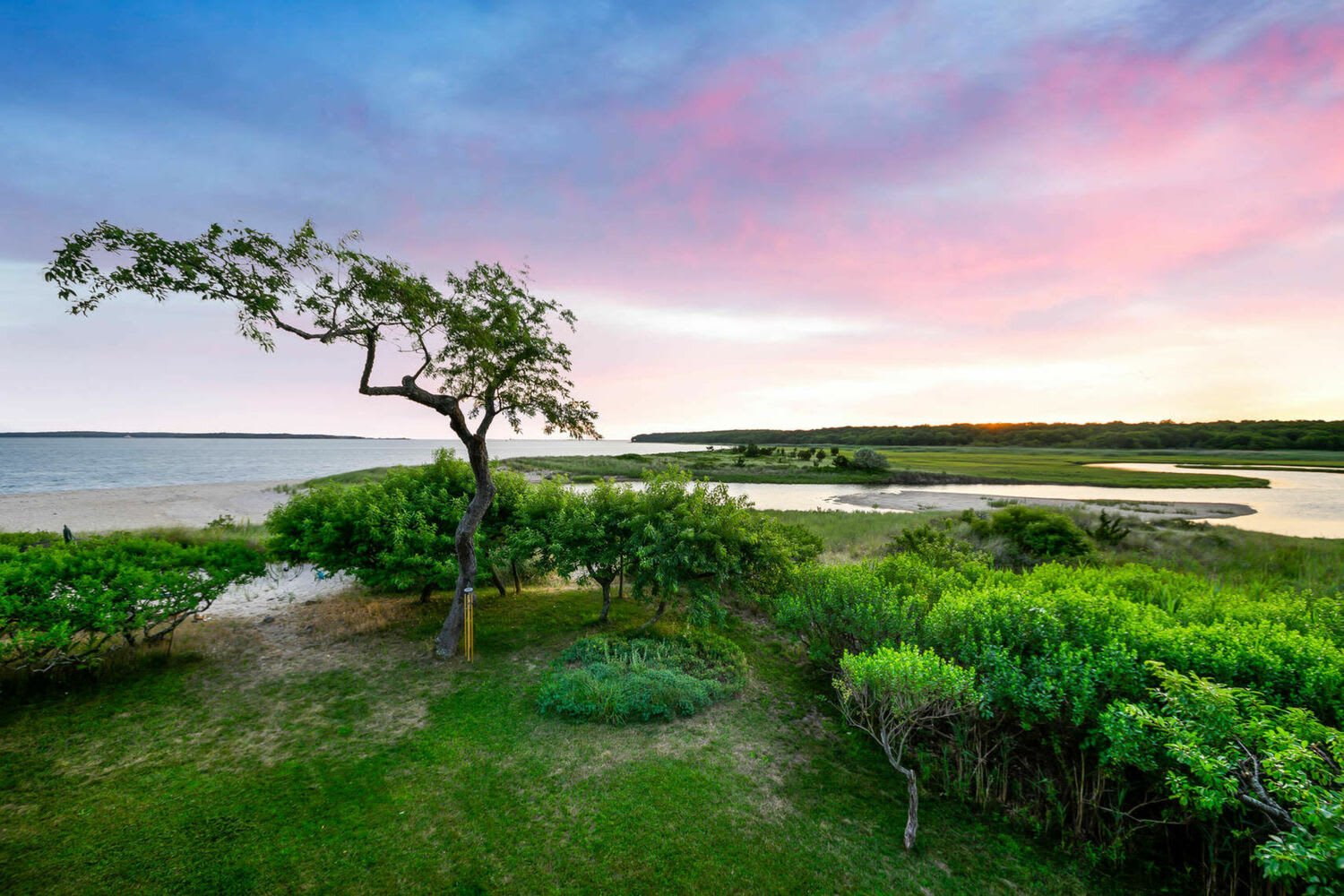 Village Dream Escape with 180 Degree Views