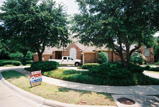 2112 Creekside Cir S