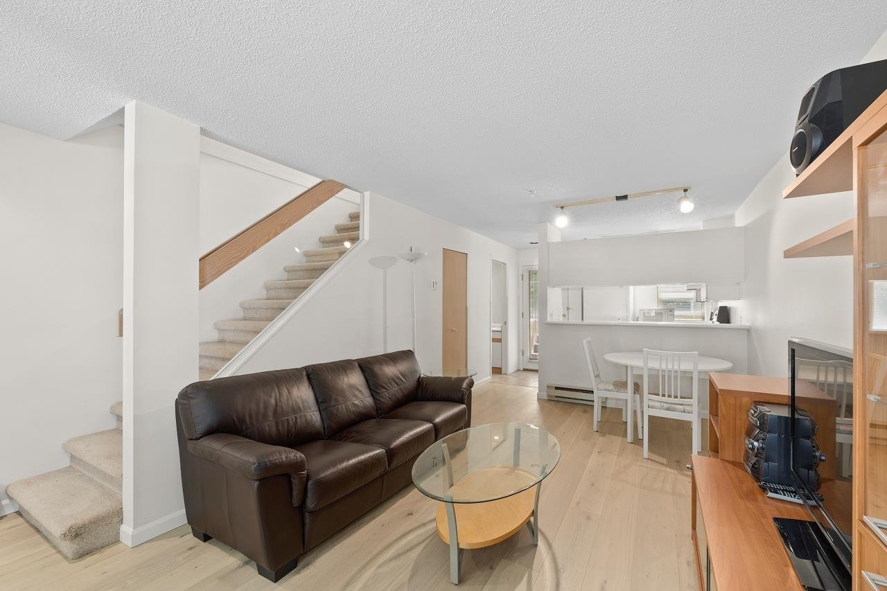 930 W 14th Ave