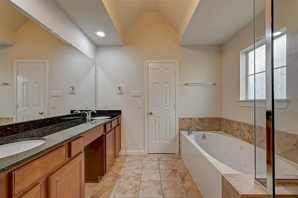 3216 Clearview Cir