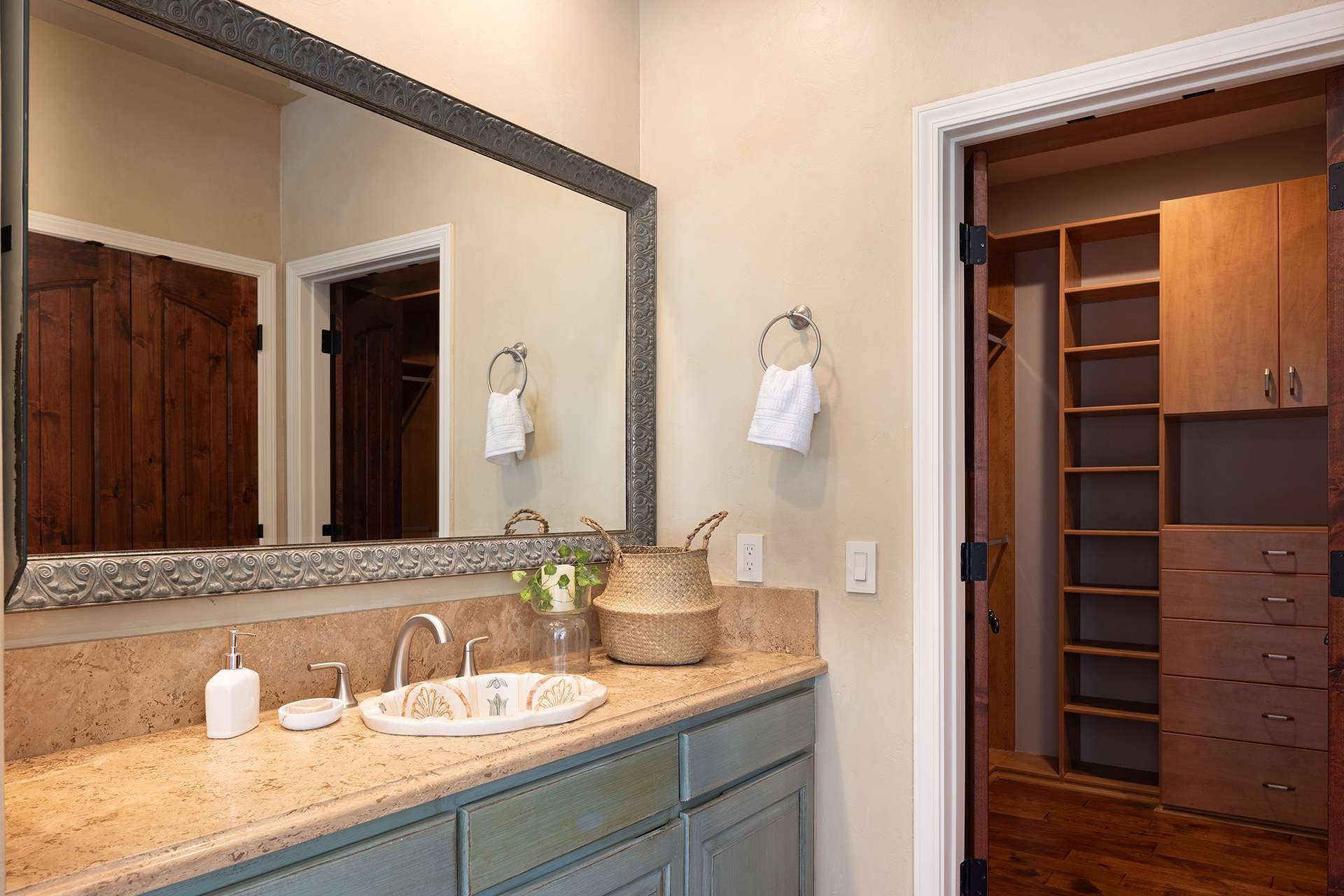 Stunning Equestrian Estate - 6 Sleepy Hollow Dr