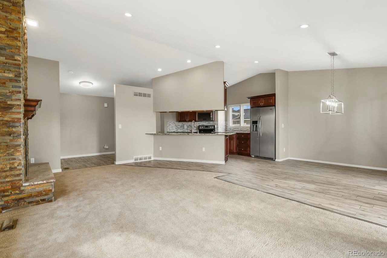 24 Scott Dr