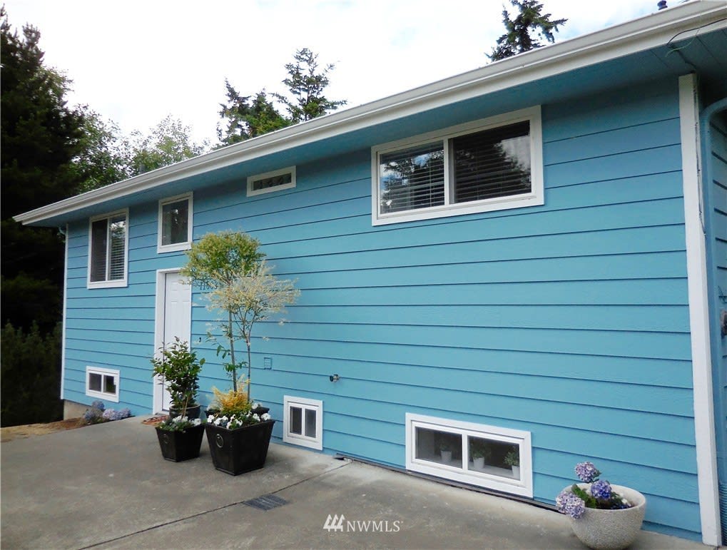 11003 34th Ave SW