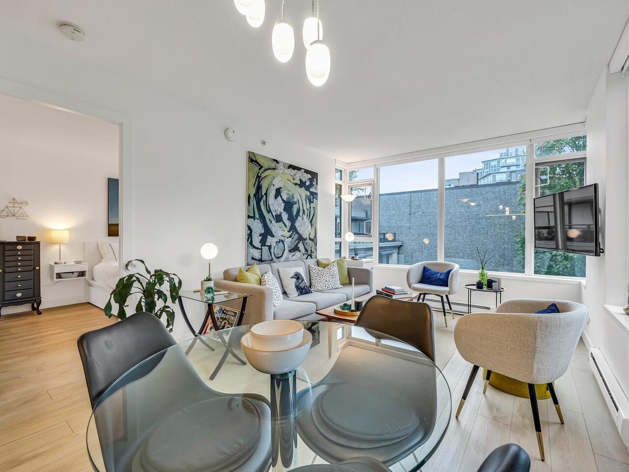301-1650 W 7th Ave