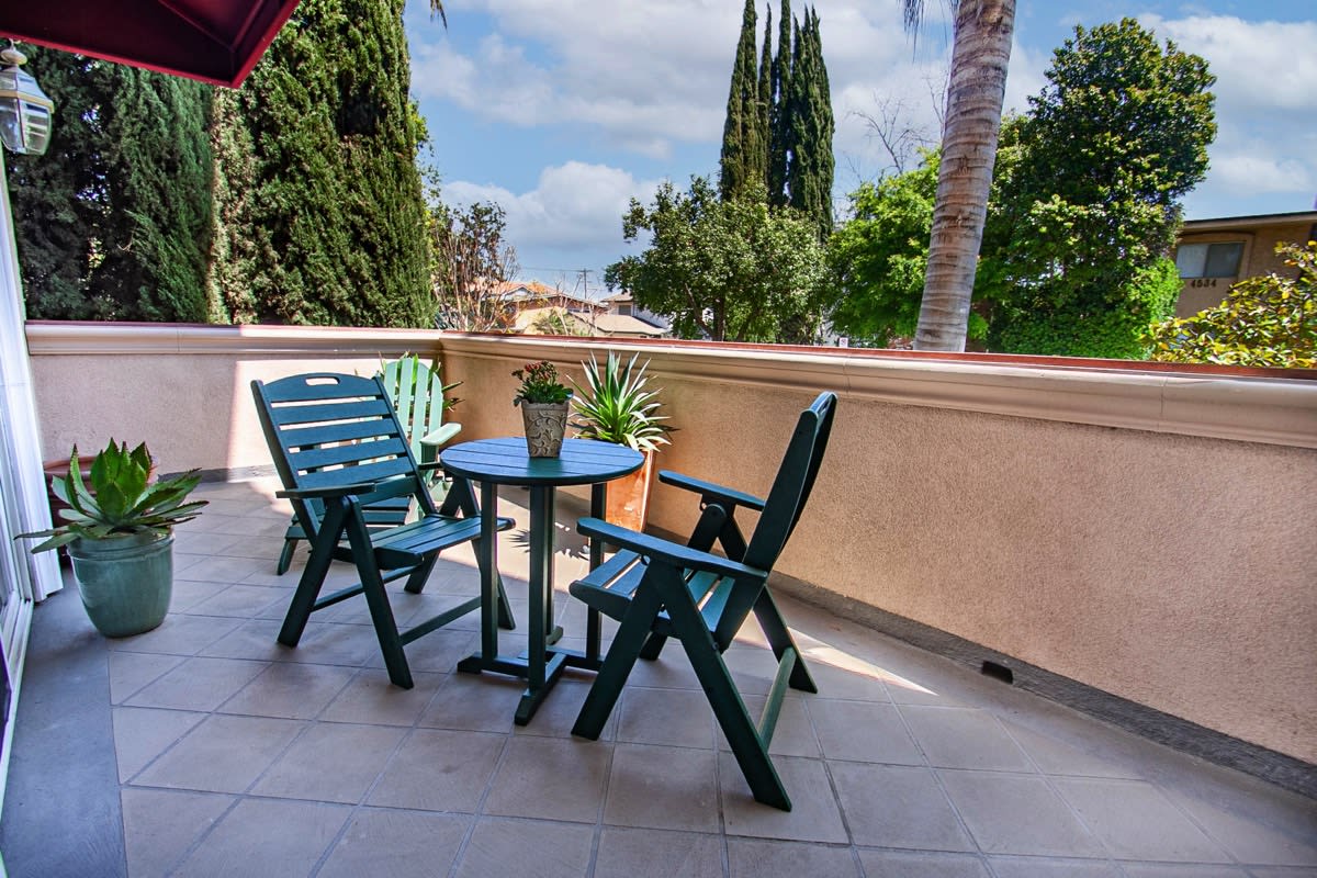 4533 Vista Del Monte Ave 101 Sherman Oaks, CA
