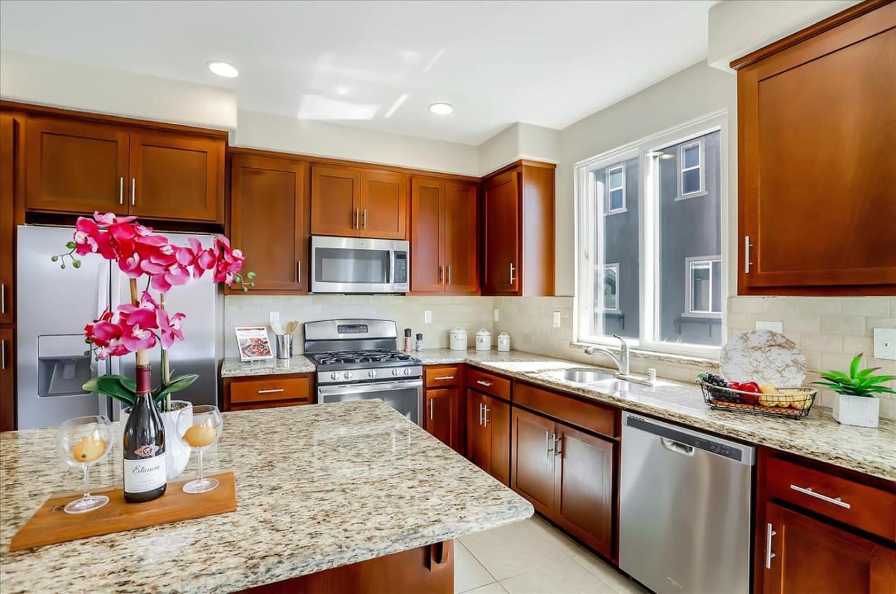272 Currlin Cir