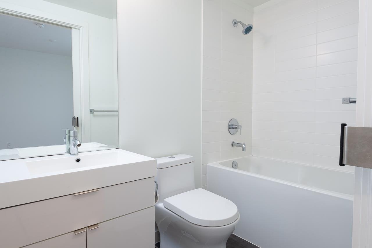 309-289 E 6th Ave