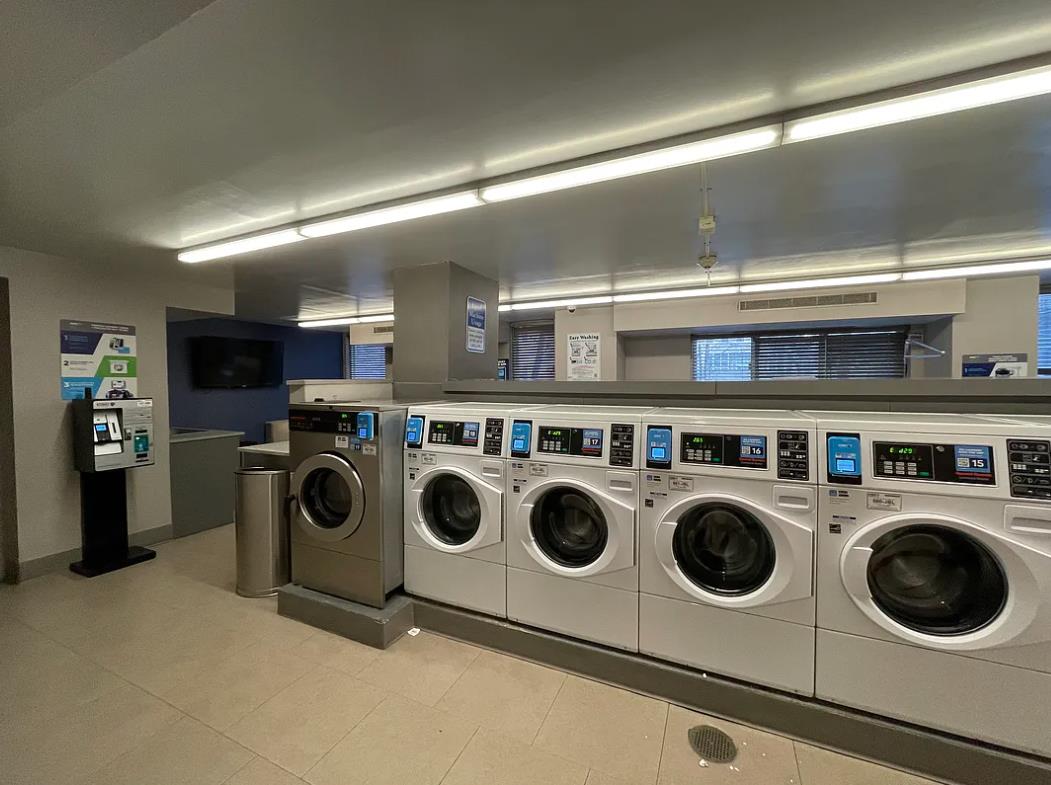 225 Rector Place, Apt 21A